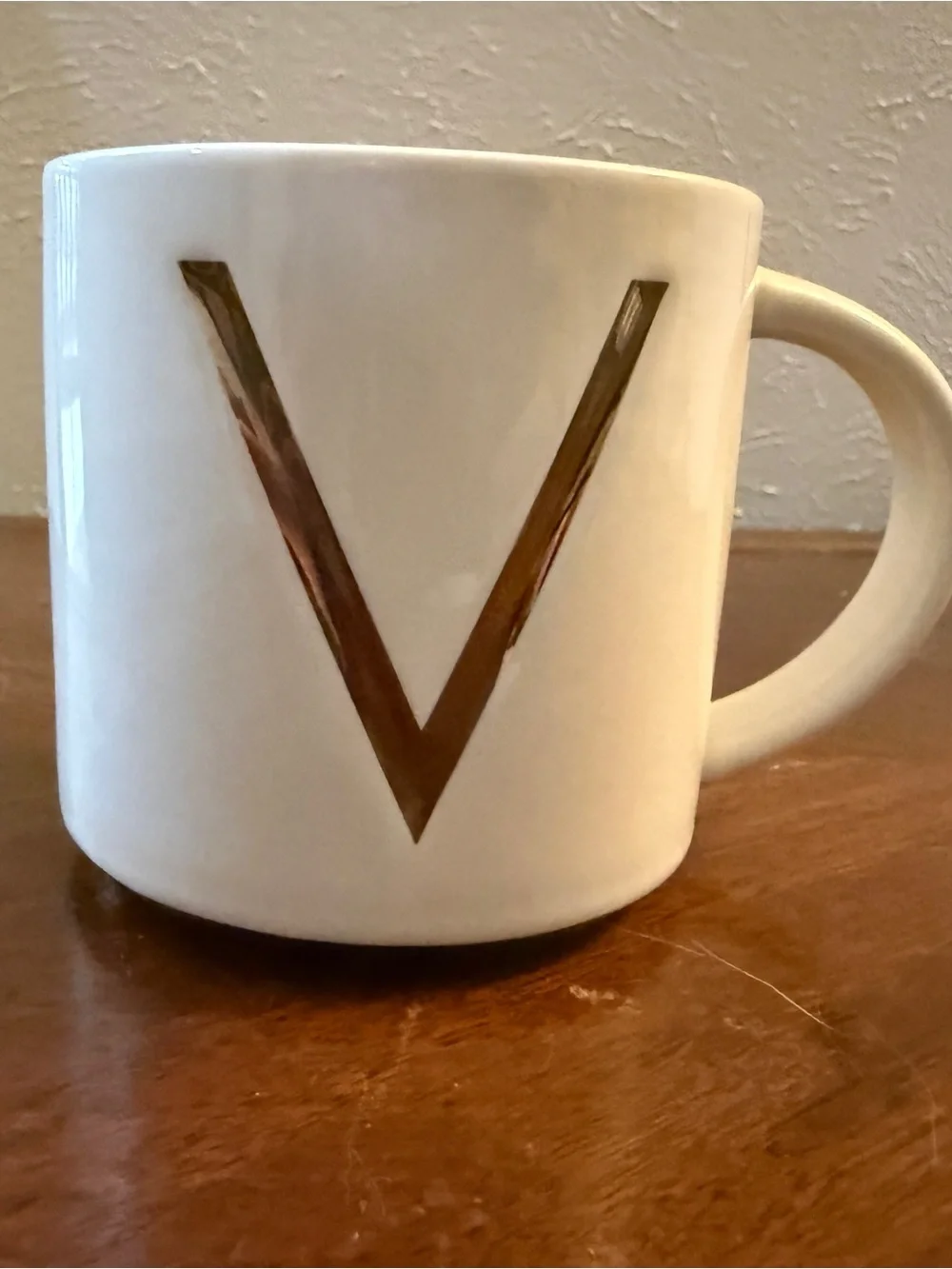 William Sonoma White Ceramic Mug with Gold 'V' Accent - Home Dining